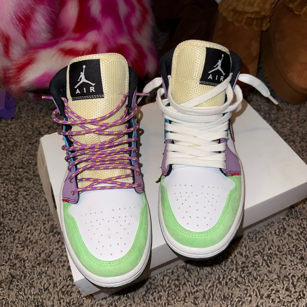 Nike Air Jordan Mid Lightbulb View 2